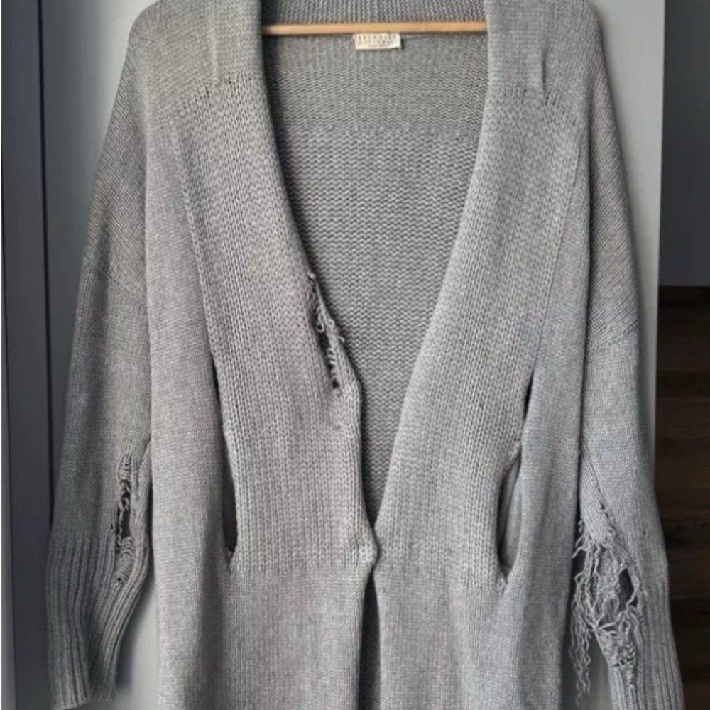 ISO- unwanted luxury cashmere items. Torn, stained, damaged, felted.